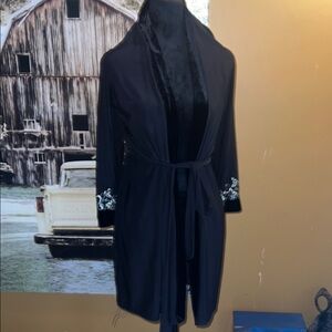 In Bloom Elegant Black Women's Robe with Embroidered Sleeves